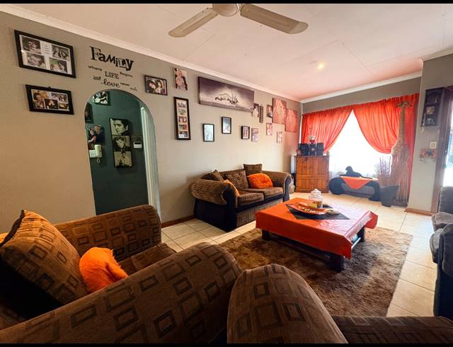 2 BEDROOM TOWNHOUSE FOR SALE IN WALDRIFT